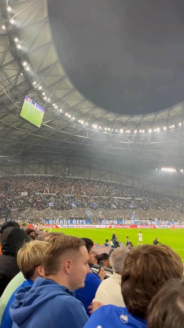 ALLLEEEZ L’OM ! ALLLEEEEZZ L’OM ! 💙🤍💙
🎥 @mimi.miki
#teamom #marseille...