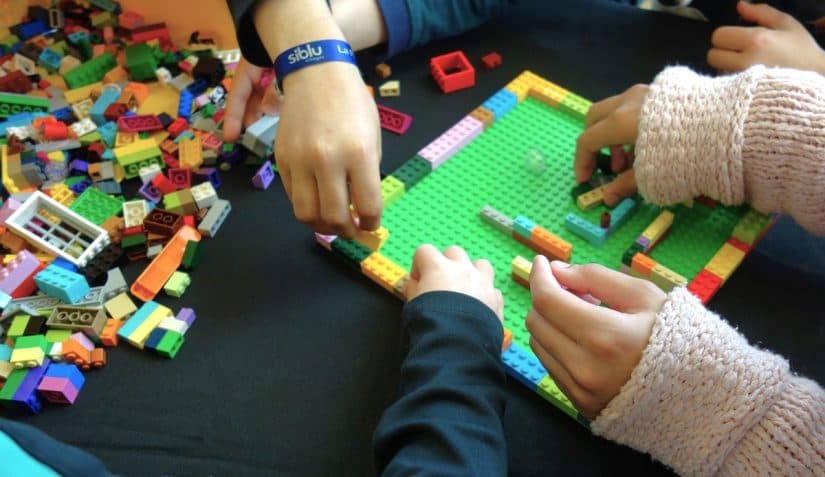 Les incroyables pouvoirs de cohésion du Lego